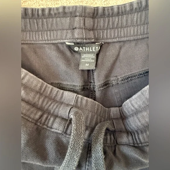 Athleta Farralon Pan 
Black, size Medium - Picture 8 of 10